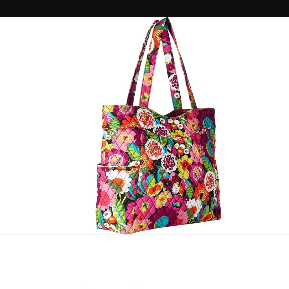 VA VA Bloom Pleated tote vera Bradley😊😊😊..